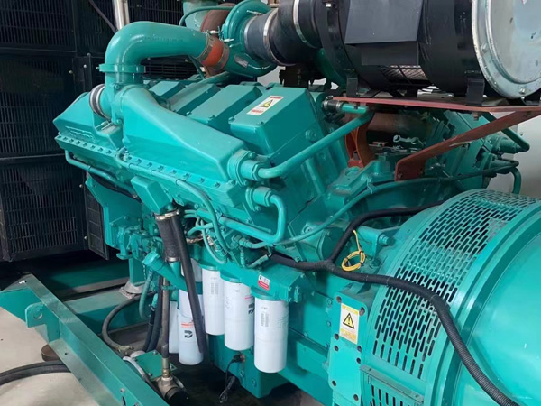 万源更换100kW柴油发电机组机油时，需要注意哪些事项？